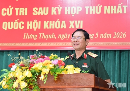 General Nguyen Tan Cuong meets voters in Dong Thap